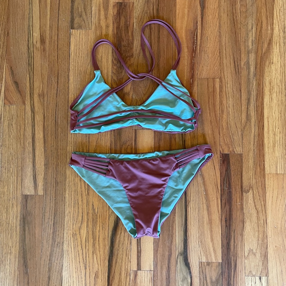 Reversible Patagonia Swim Set - Picture 2 of 2